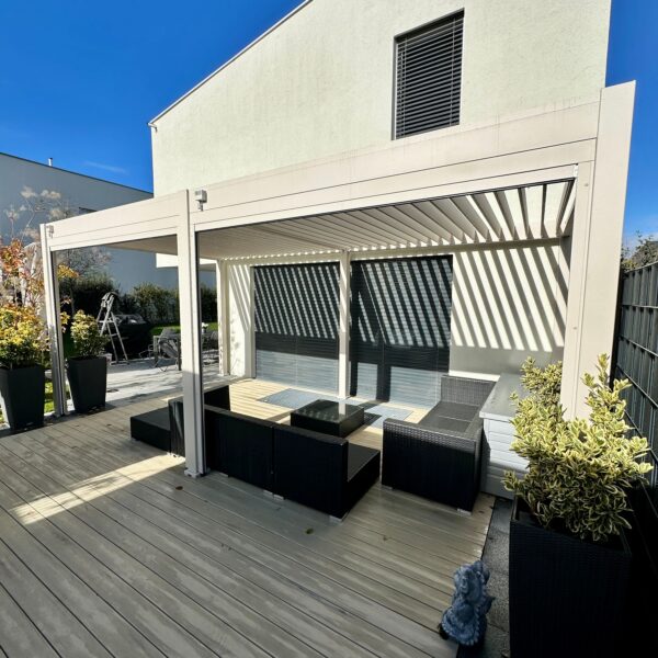 Alternative view of Weide Pergola Deluxe Plus | Voll Aluminium freistehend | 3x6m | Lamellendach Ivory Sand